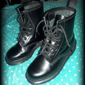 Dr. Martens Mono Black